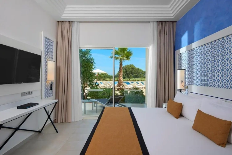 Junior Suite with balcony and with garden view