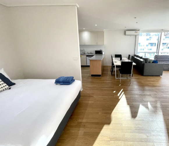 Readyset Apartments at Dockside