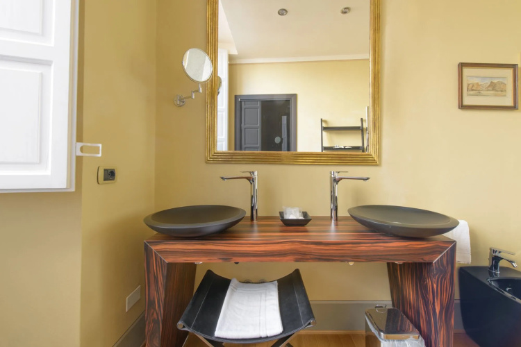 N.15 Santori Luxury Home