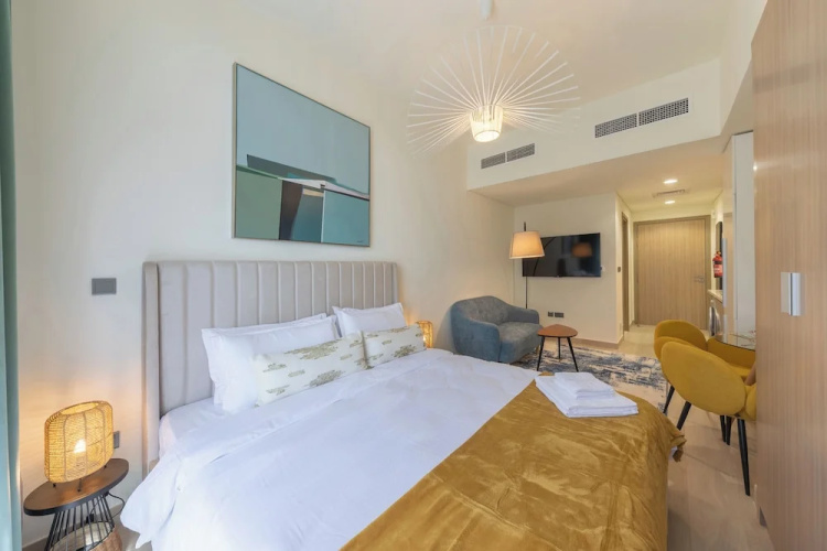 Bright and cozy studio in Azizi Riviera