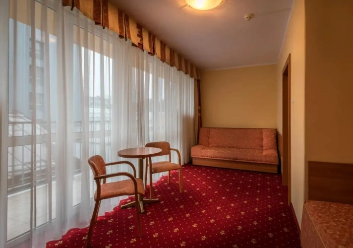 1 Bedroom Twin Apartment with balcony