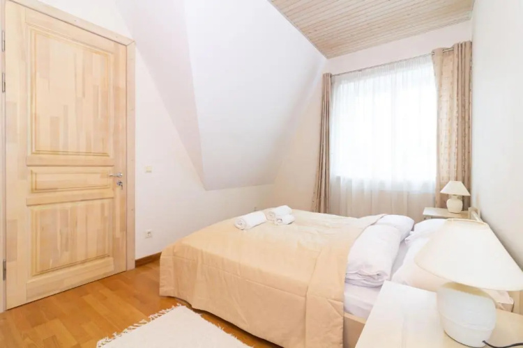 -V66- Apartment, By Cohost