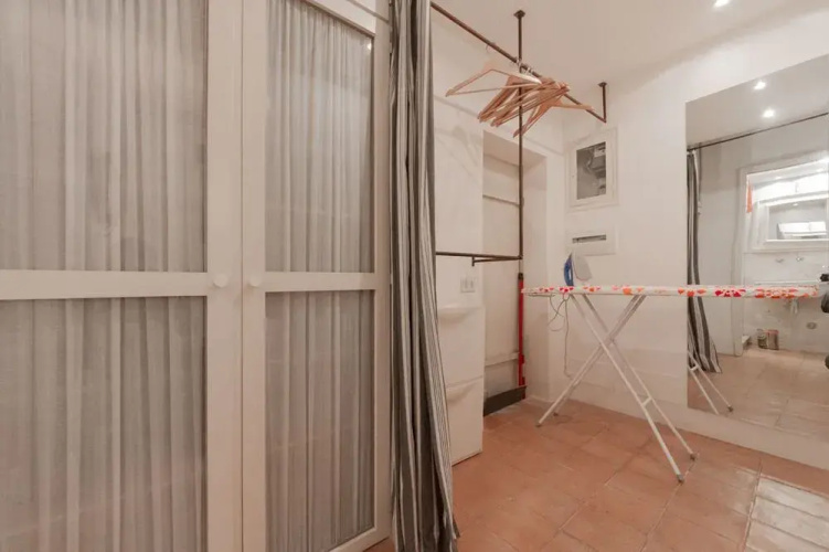 Gonfalone Apartment
