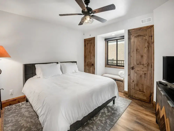 Vantage Point Condo 502