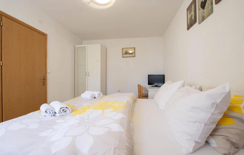 Beautiful Home in Split With Wifi and 4 Bedrooms