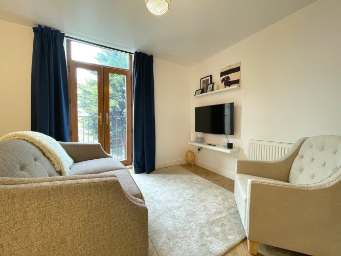 Modern 1 Bed Flat in Barnsley