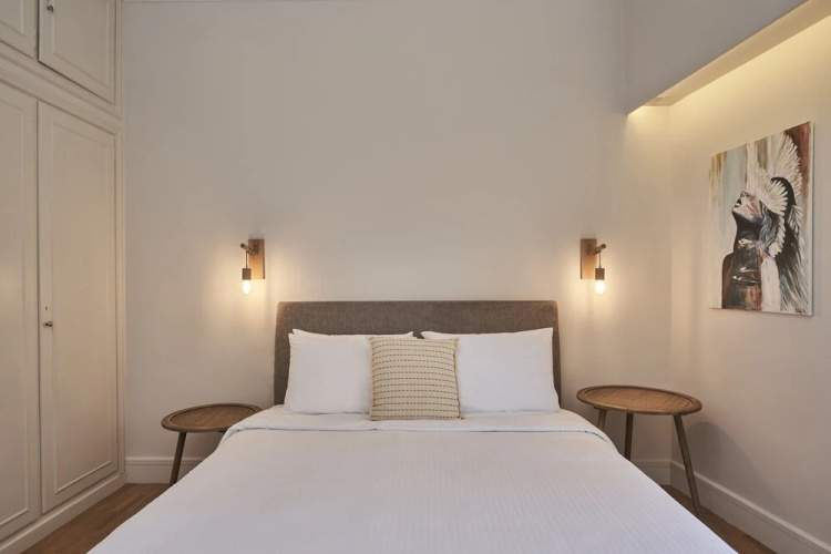 Chic n Bright 3 Bd Apt with Hilton View