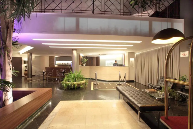 Oasis Plaza