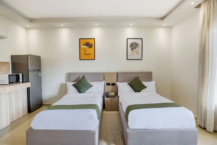 Seven Stays Zayed