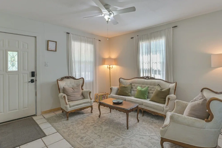 3 Bedrooms Cottage