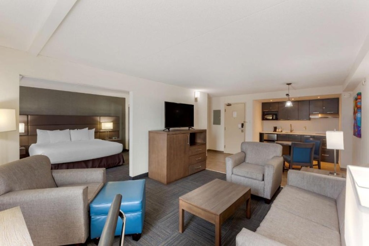 Deluxe Double Suite