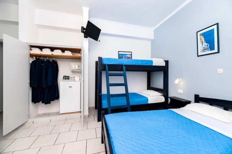Standard Quadruple room