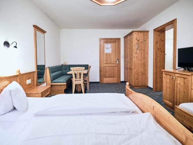 Standard Triple room