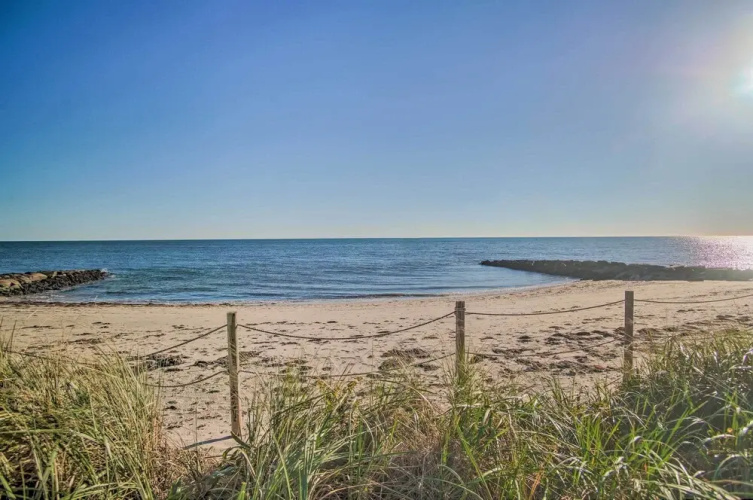 Romantic Cape Cod Studio w/ Patio, Near Beaches