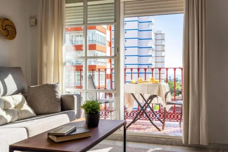3 Bedrooms Apartment