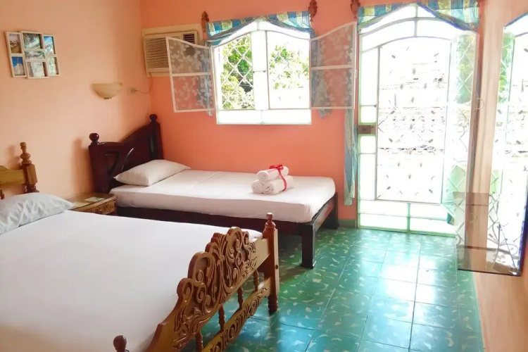 Central Room Terrace-Balcony