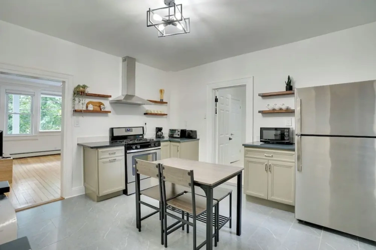 2 Bedrooms Apartment