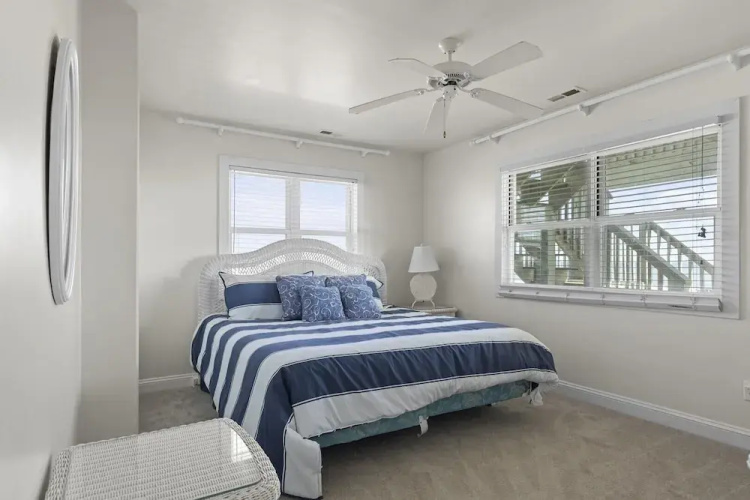 Suncatcher 4 Bedroom Home by RedAwning