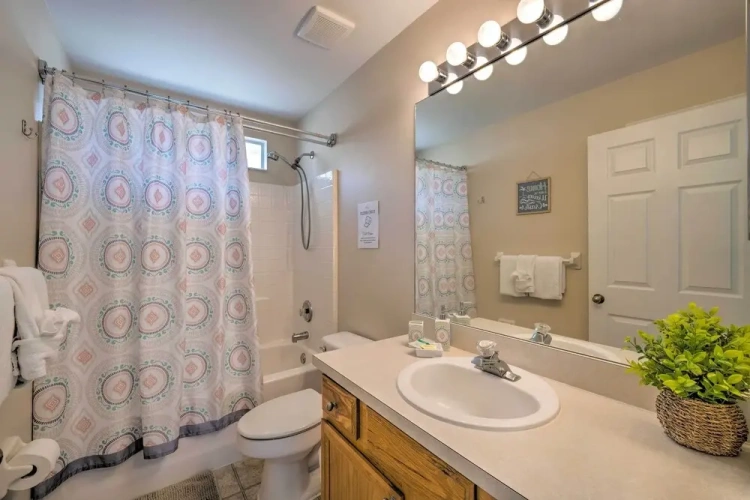 4 Bedrooms Cottage