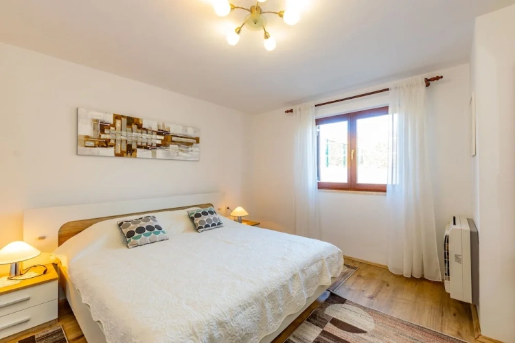 2 Bedrooms Cottage