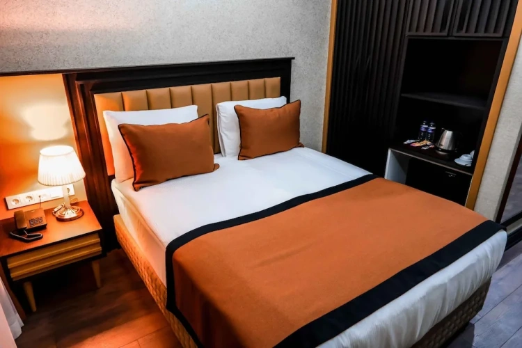 Standard Double room with city view