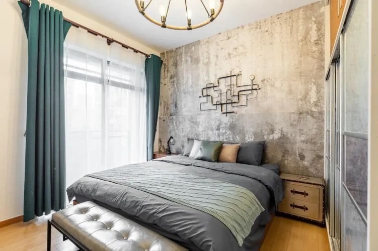 4 Bedrooms Apartment