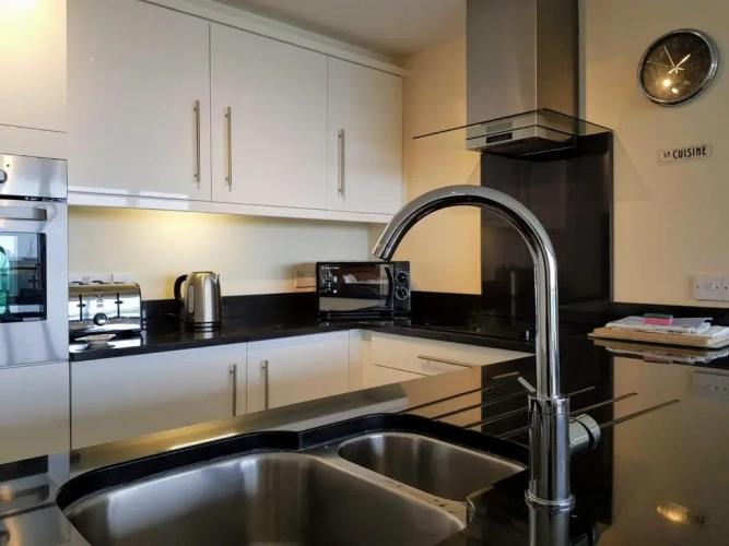 2 Bedrooms Apartment