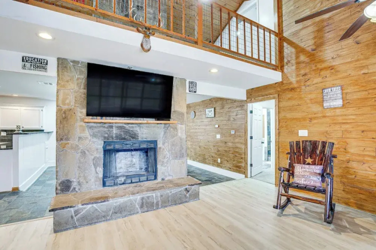 Near Lake Fork: Home w/ Fire Pit in Yantis!