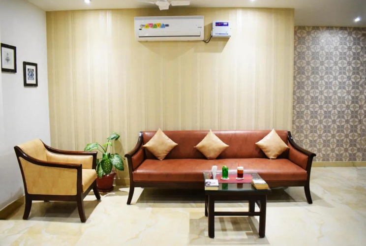 Hotel Green View - Behind Pramarth Niketan