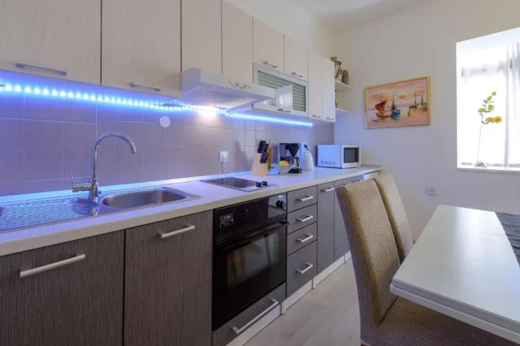 2 Bedrooms Apartment