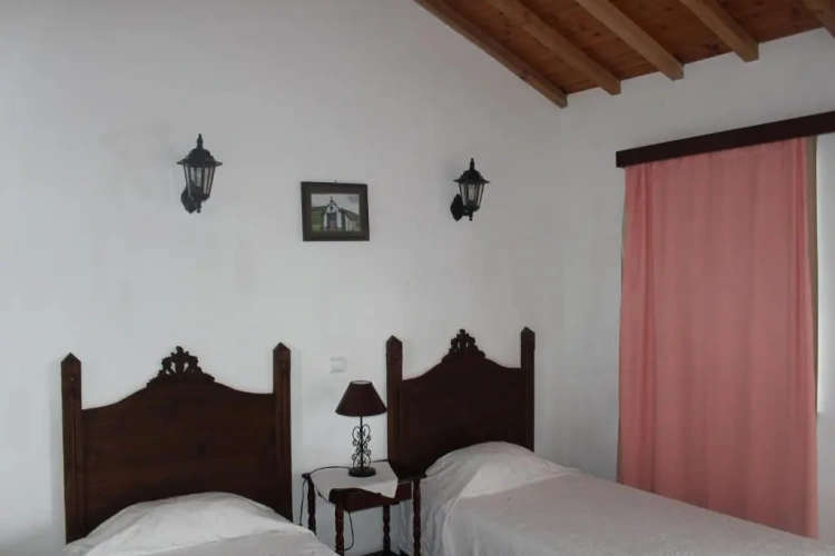 Standard Twin room with balcony