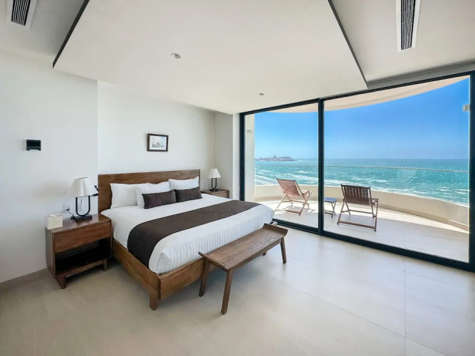 5BR Beachfront Luxury Condo