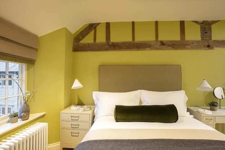 The Falcon Hotel