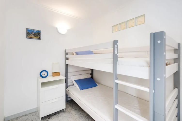 4 people apartment - AC and swimming pool by Weekome