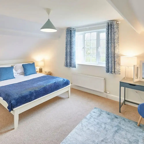 Host Stay Gardeners Cottage