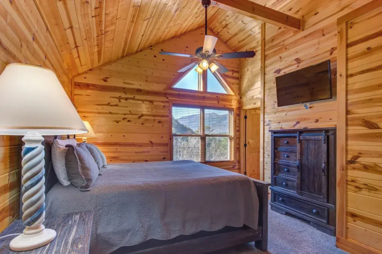Chilling Bear Lodge
