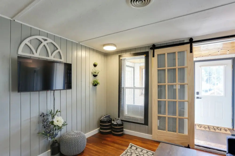 Centrally-located Mountain Getaway in Lead!