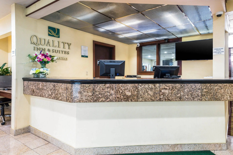 Quality Inn & Suites Lacey Olympia