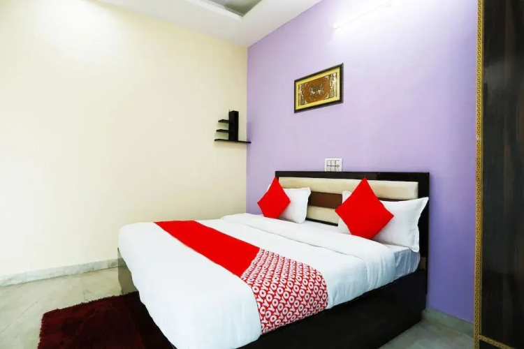 OYO 9382 Hotel Homestay