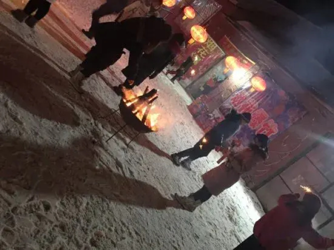 Snow Valley Yilongyuan lnn