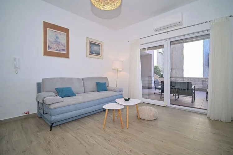 Ami Aparment Strožanac