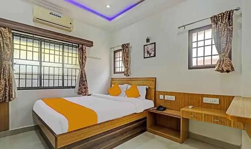 Fabexpress Sakthi Inn