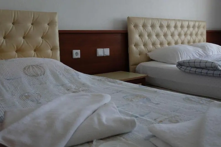Standard Triple room with city view