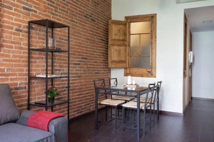 2 Bedrooms Apartment with balcony and with city view