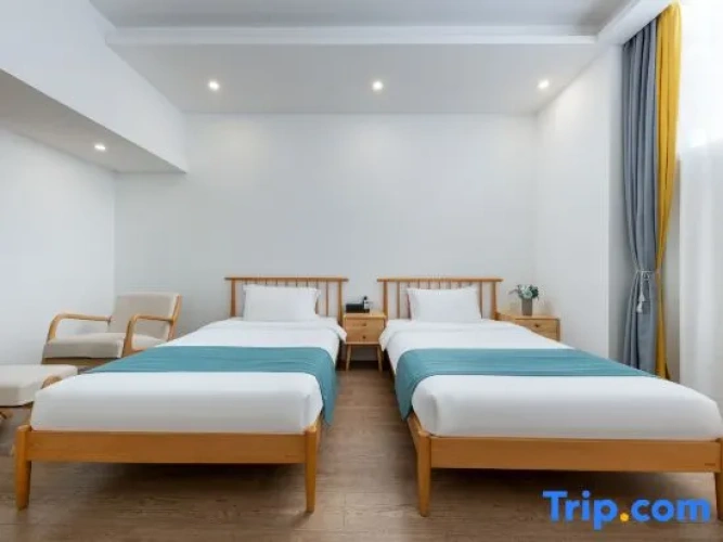 Standard Twin room with mountain view