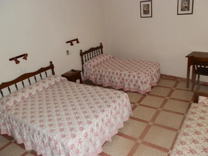 Standard Triple room