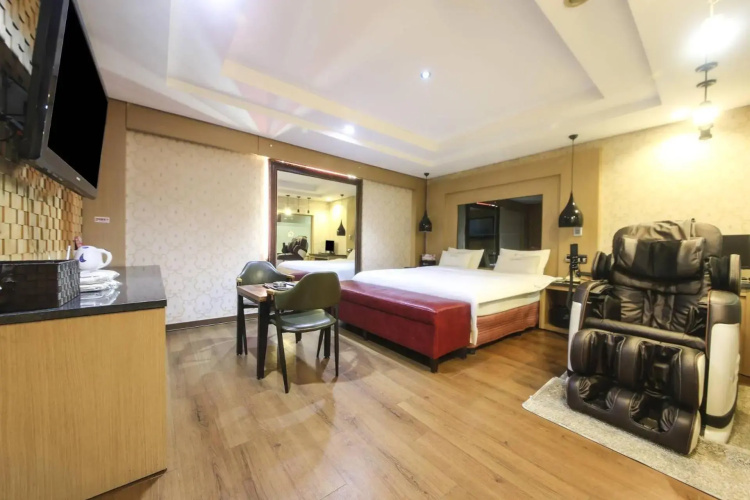 Busan Songdo Q Five Hotel