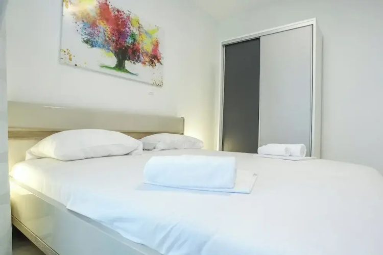 Tomana B Apartments