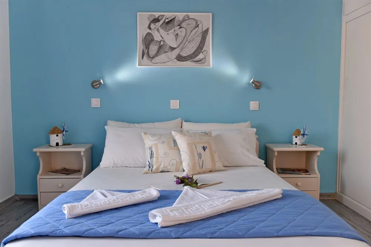 Tarsa Studios & Apartments