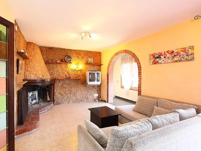 5 Bedrooms Villa